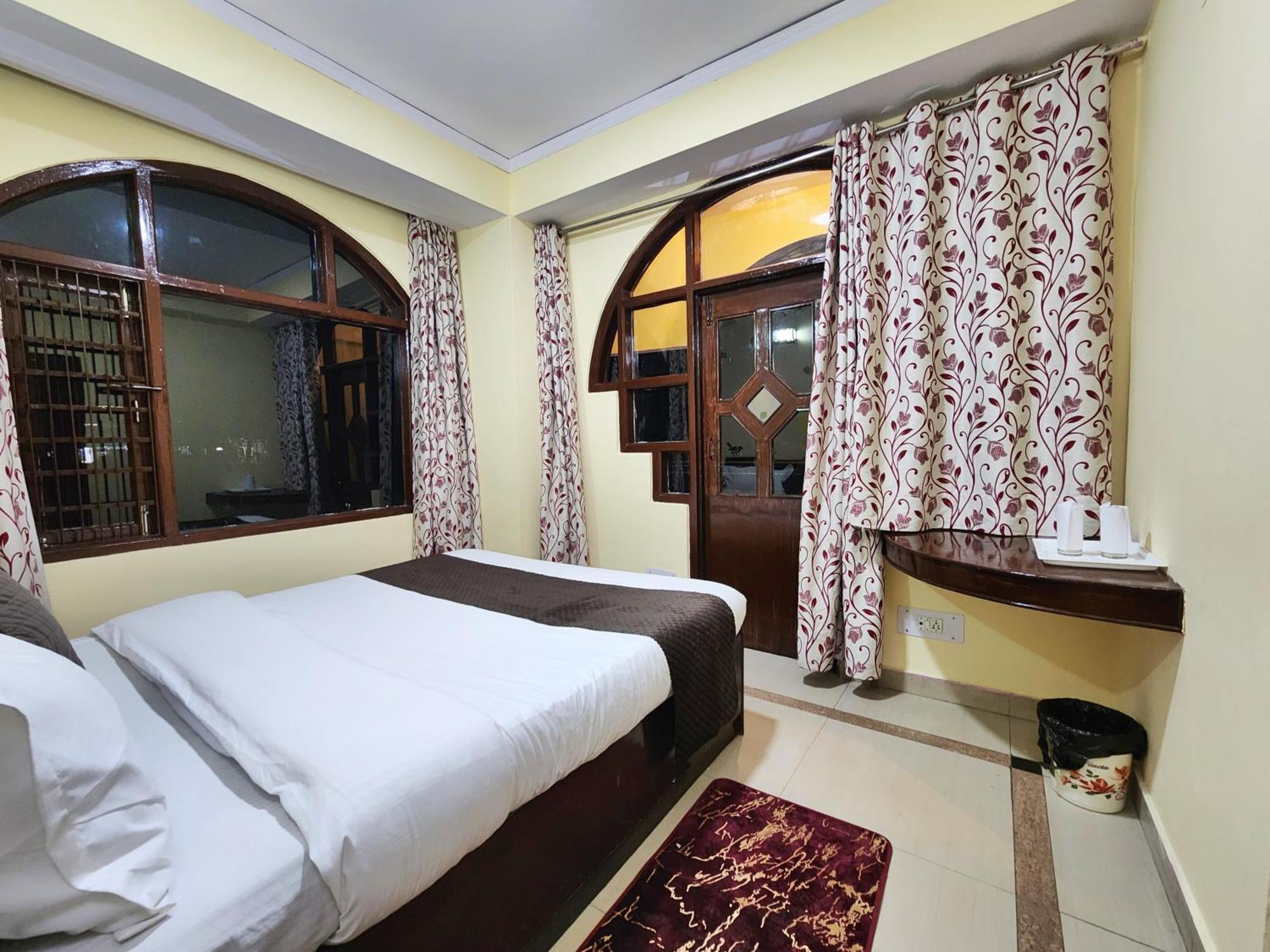 Hotel Taj Palace Near Mall Road 西姆拉 外观 照片