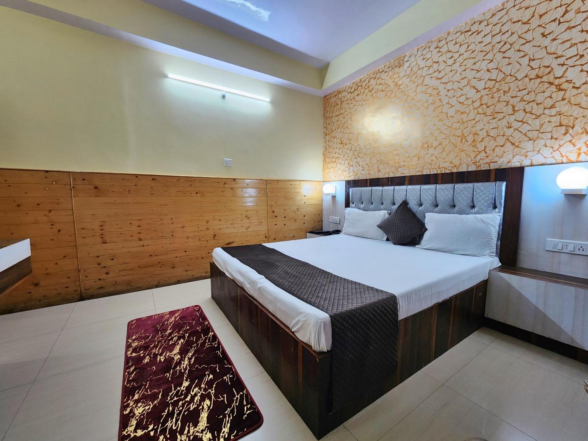 Hotel Taj Palace Near Mall Road 西姆拉 外观 照片