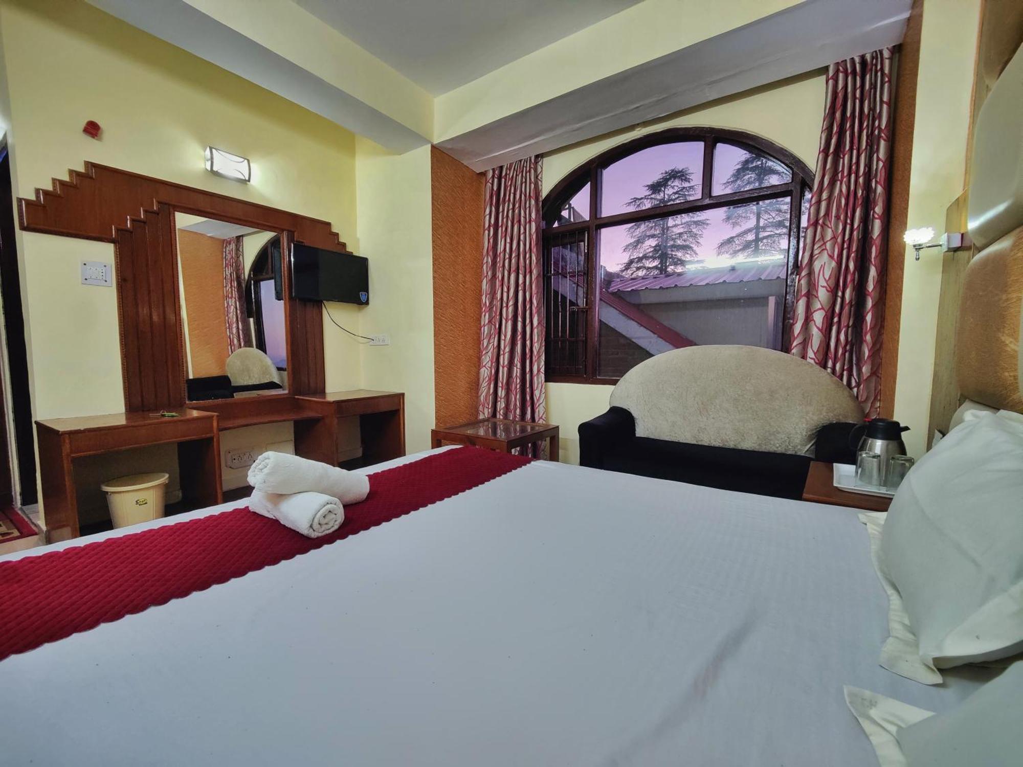 Hotel Taj Palace Near Mall Road 西姆拉 外观 照片