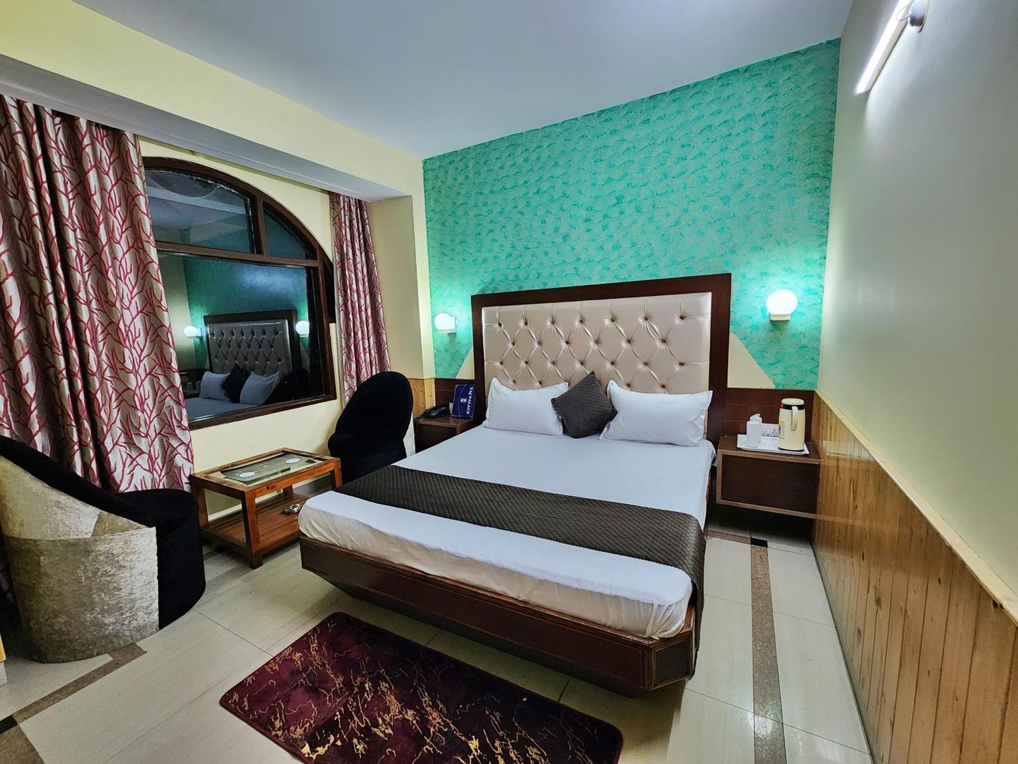Hotel Taj Palace Near Mall Road 西姆拉 外观 照片